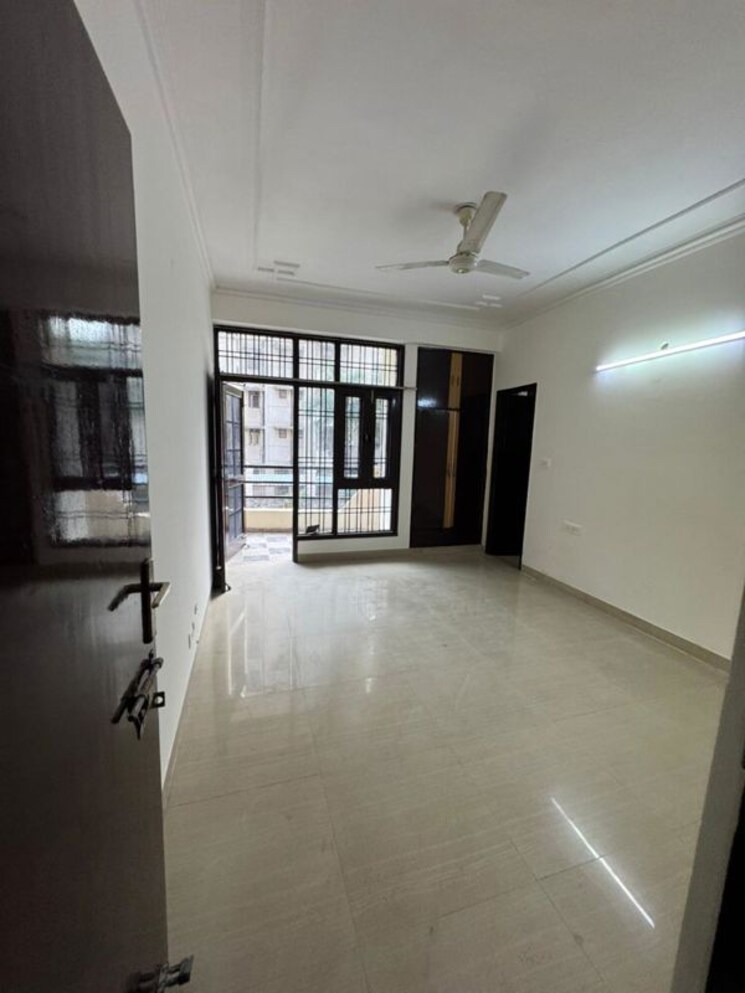 Room, grand-vista-apartments 5 Bedroom 2100 Sq.Ft. Apartment In Sector 21c Faridabad 9856460