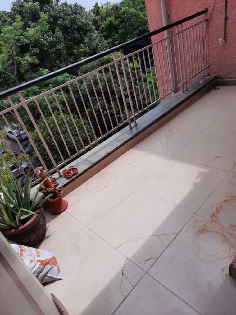 Balcony, sarita vihar 2 Bedroom 1200 Sq.Ft. Apartment In Sarita Vihar Delhi 9856462