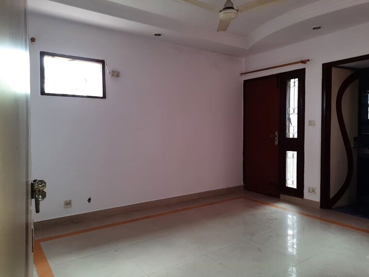 Room, sarita vihar 2 Bedroom 1200 Sq.Ft. Apartment In Sarita Vihar Delhi 9856462