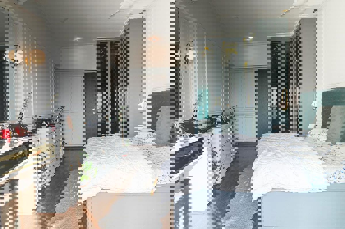 4 BHK + Servant Room 2000 Sq.Ft. Apartment in Sindhi Society Chembur