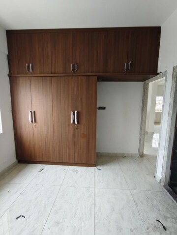 Room in 3 BHK Apartment at Akshaya Enclave New Thippasandra, New Thippasandra – for Rent