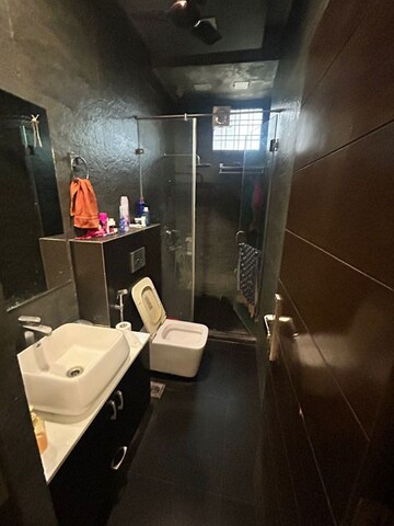 Attached Bathroom in 2 BHK Builder Floor at Kirti Nagar – for Rent