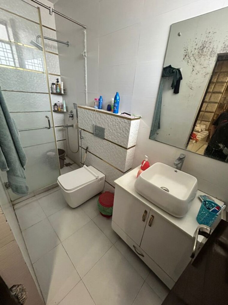 Bathroom, kirti nagar 2 Bedroom 1200 Sq.Ft. Builder Floor In Kirti Nagar Gurgaon 9856487