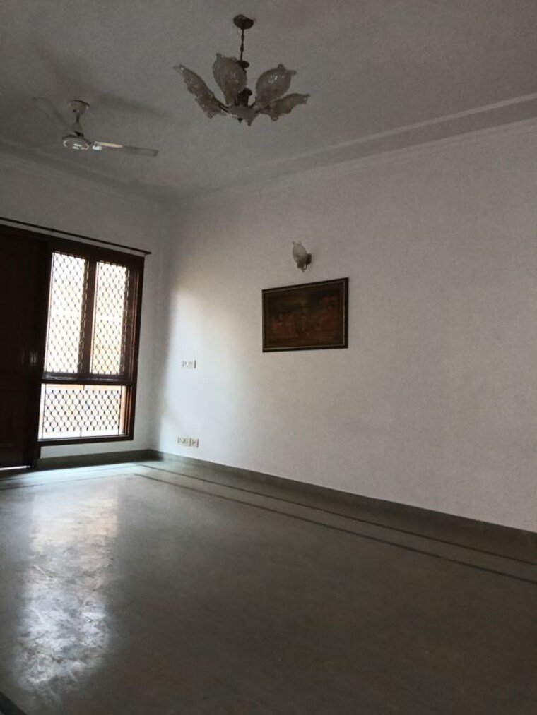 Room, panchsheel enclave 3 Bedroom 2000 Sq.Ft. Builder Floor In Panchsheel Enclave Delhi 9856508