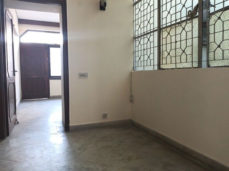 Room, panchsheel enclave 3 Bedroom 2000 Sq.Ft. Builder Floor In Panchsheel Enclave Delhi 9856508