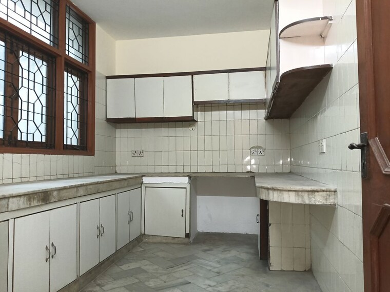 Kitchen, panchsheel enclave 3 Bedroom 2000 Sq.Ft. Builder Floor In Panchsheel Enclave Delhi 9856508