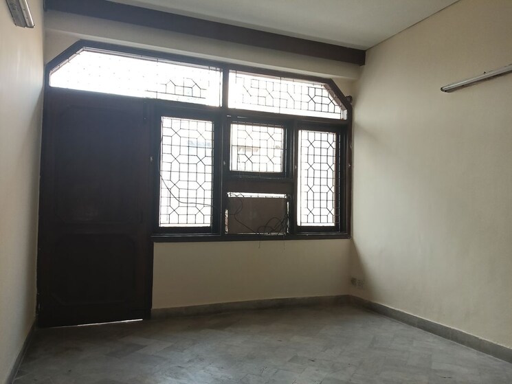 Room, panchsheel enclave 3 Bedroom 2000 Sq.Ft. Builder Floor In Panchsheel Enclave Delhi 9856508