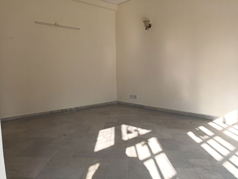 Room, panchsheel enclave 3 Bedroom 2000 Sq.Ft. Builder Floor In Panchsheel Enclave Delhi 9856508