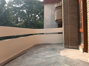 Balcony in 3 BHK Builder Floor at Panchsheel Enclave – for Rent