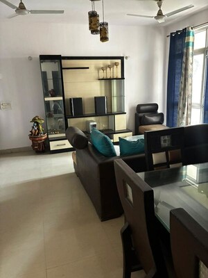 Master Bedroom in 2 BHK Apartment at Piyush Heights, Sector 89 – for Rent