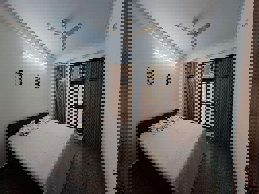 1 BHK Builder Floor For Rent in Saket