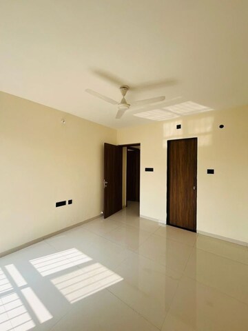 Room in 3 BHK Apartment at Aeropolis Phase II, Dhanori – for Rent