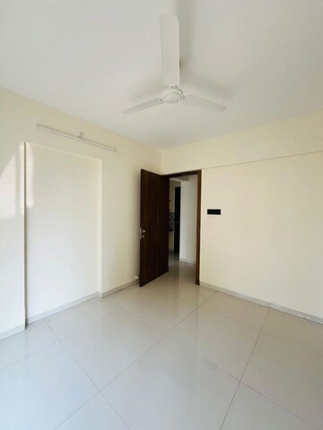 Room in 3 BHK Apartment at Aeropolis Phase II, Dhanori – for Rent