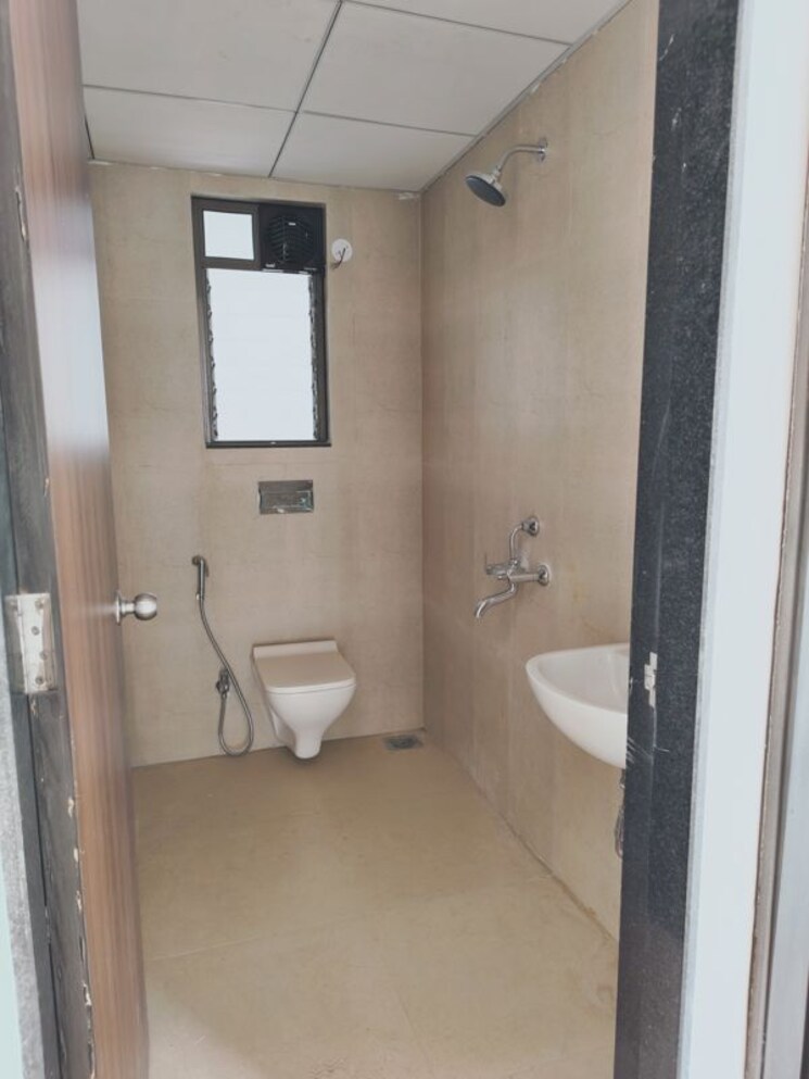 Bathroom, runwal-gardens-phase-2 1 Bedroom 400 Sq.Ft. Apartment In Dombivli East Thane 9856528