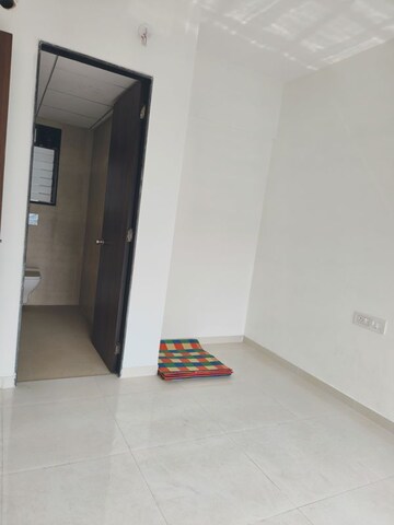 Room in 1 BHK Apartment at Runwal Gardens Phase 2, Dombivli East – for Rent