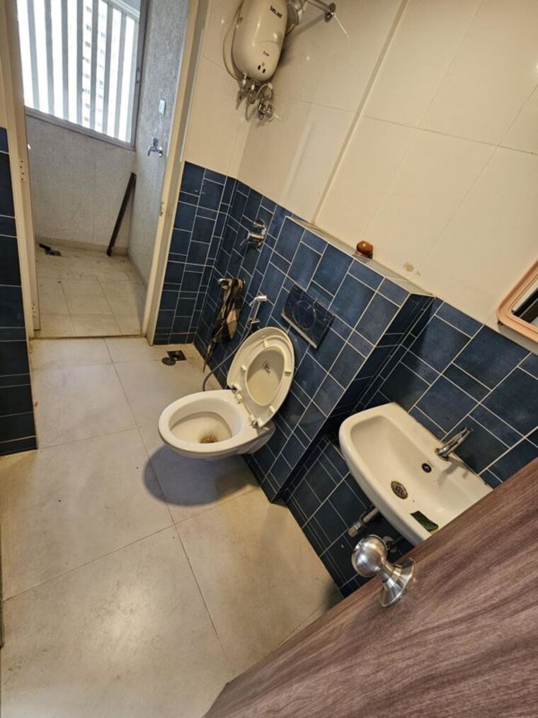 Bathroom, lodha-amara 2 Bedroom 672 Sq.Ft. Apartment In Kolshet Road Thane 9856514