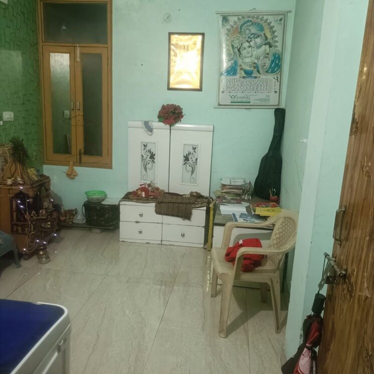 Kitchen, pandav nagar 3 Bedroom 95 Sq.Yd. Apartment In Pandav Nagar Ghaziabad 9856532