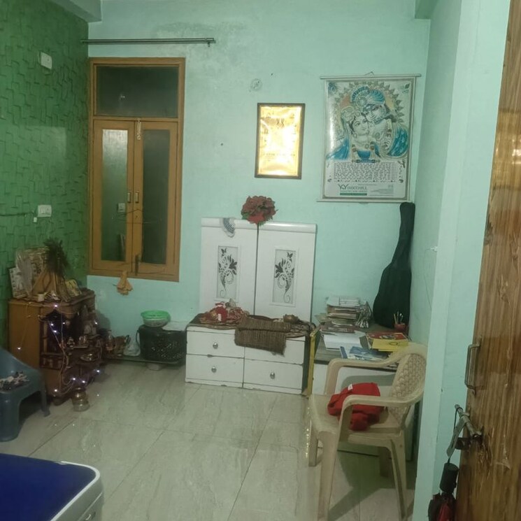 Bathroom, pandav nagar 3 Bedroom 95 Sq.Yd. Apartment In Pandav Nagar Ghaziabad 9856532