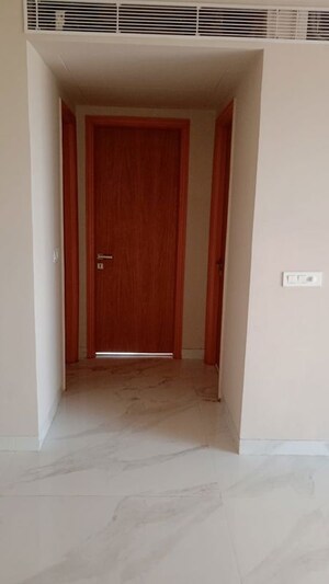 Room in 3.5 BHK Apartment at M3M Heights, Sector 65 – for Rent
