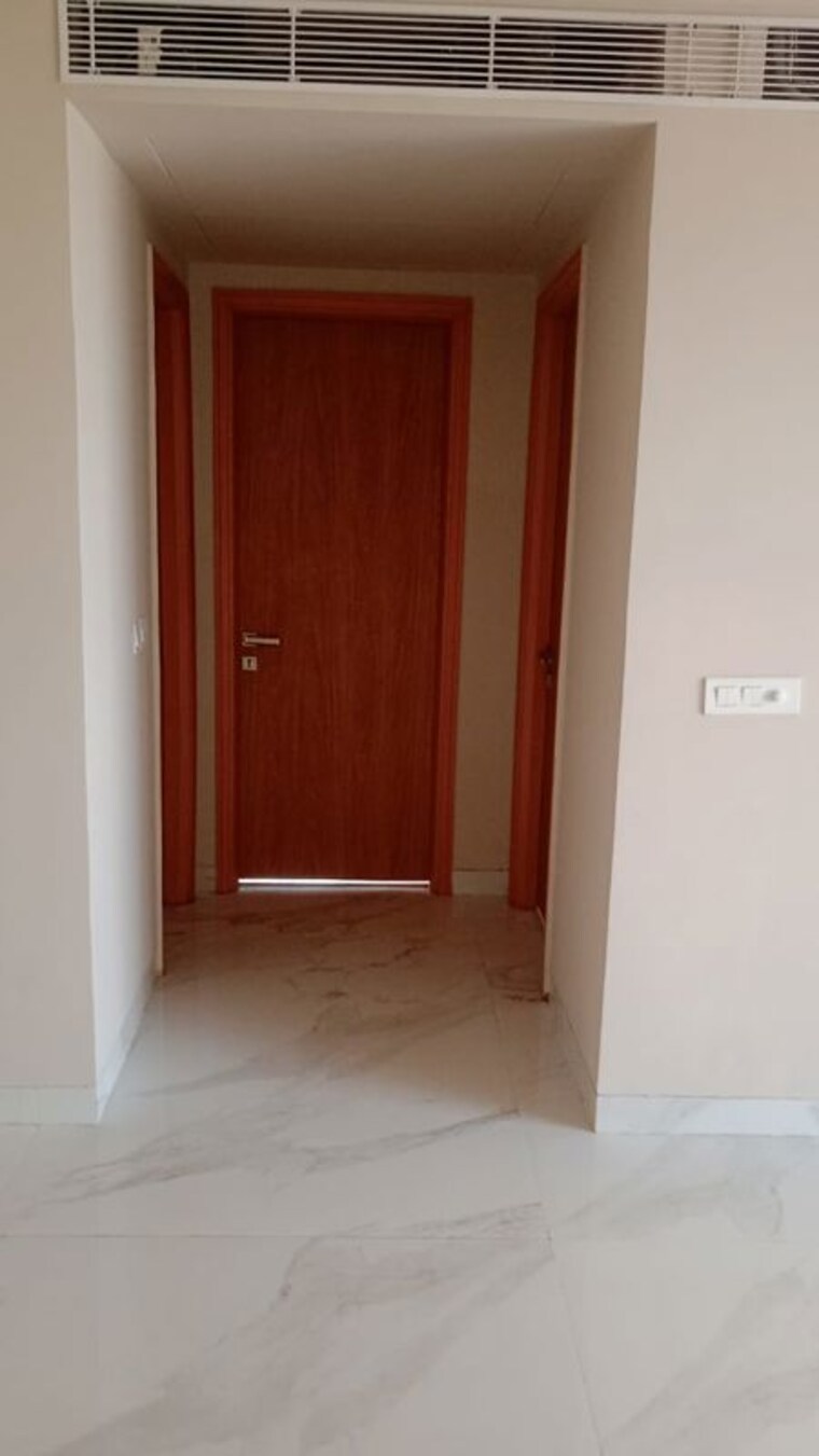 Room, m3m-heights 3.5 Bedroom 2054 Sq.Ft. Apartment In Sector 65 Gurgaon 9856530