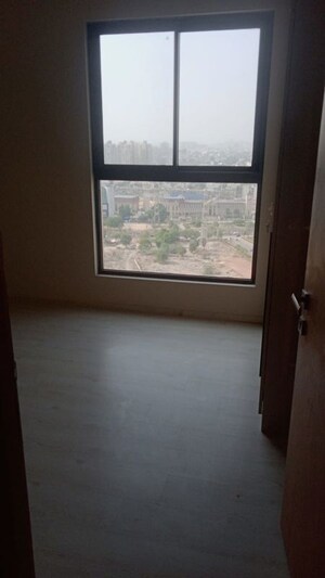 Room in 3 BHK Apartment at M3M Heights, Sector 65 – for Rent