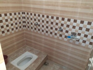 Bathroom in 4 BHK Independent House at Mahmoorganj – for Sale
