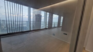 Room in 5 BHK Apartment at Worli – for Sale