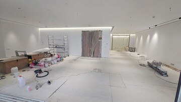 Room in 5 BHK Apartment at Worli – for Sale