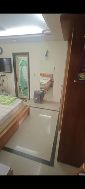 Furnished Amenities in 3 BHK Apartment at Versova – for Rent