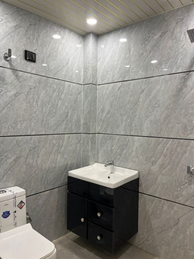 undefined, vasundhara sector 2b 2 Bedroom 80 Sq.Yd. Builder Floor In Vasundhara Sector 2b Ghaziabad 9856566