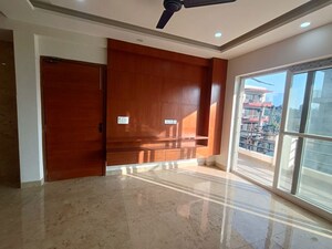Room in 3 BHK Apartment at Raheja Atlantis, Sector 31 – for Sale