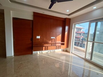 Room in 3 BHK Apartment at Raheja Atlantis, Sector 31 – for Sale
