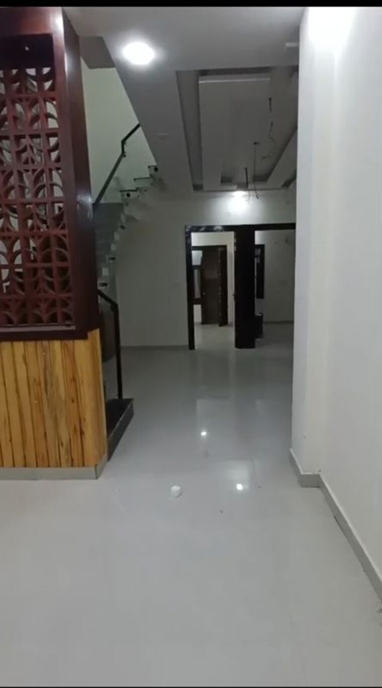 undefined, modipuram 5 Bedroom 145 Sq.Yd. Independent House In Modipuram Meerut 9856581