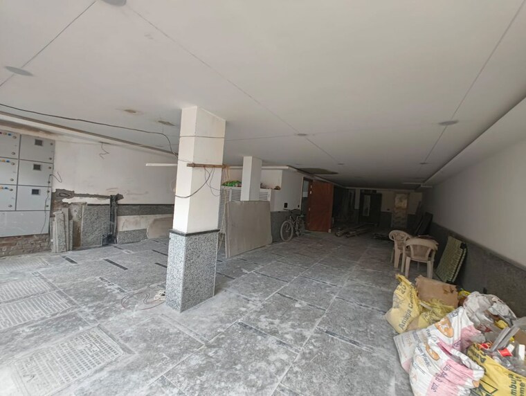  Parking, chittaranjan park 3 Bedroom 160 Sq.Ft. Builder Floor In Chittaranjan Park Delhi 9856582