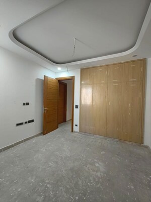 Room in 3 BHK Builder Floor at Chittaranjan Park – for Sale