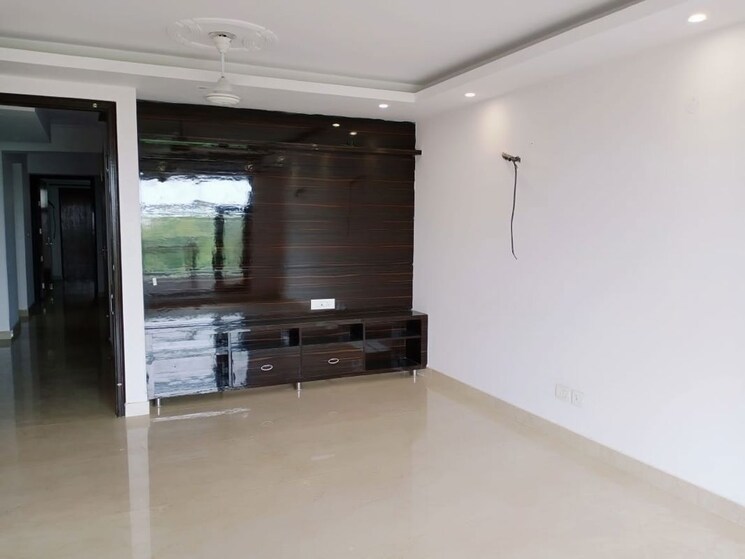 Room, kailash hills 3 Bedroom 250 Sq.Ft. Builder Floor In Kailash Hills Delhi 9856588