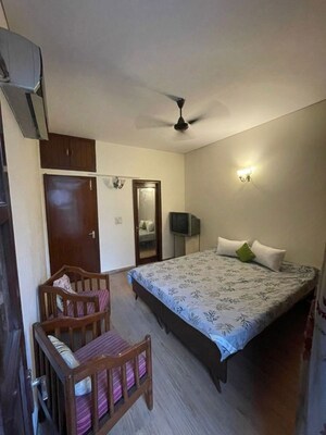 Bedroom in 2 BHK Builder Floor at Hauz Khas – for Rent