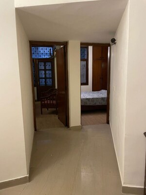 Room in 2 BHK Builder Floor at Hauz Khas – for Rent