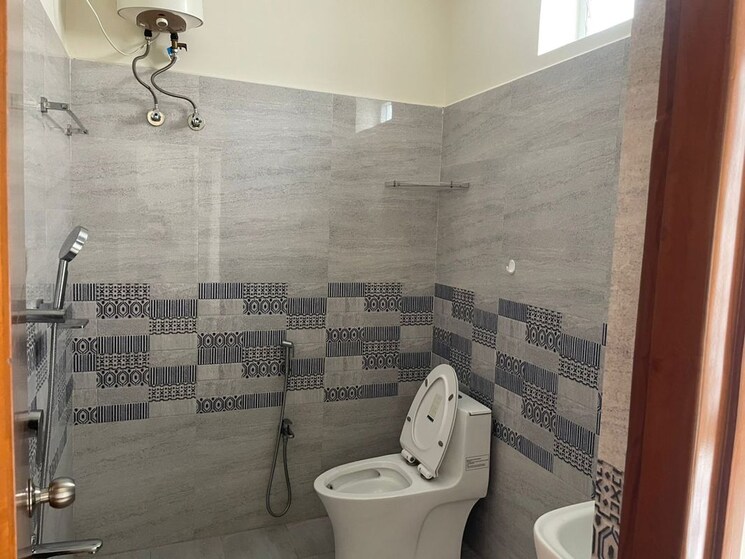 Bathroom, kavuri-hills 4 Bedroom 3200 Sq.Ft. Builder Floor In Madhapur Hyderabad 9856599