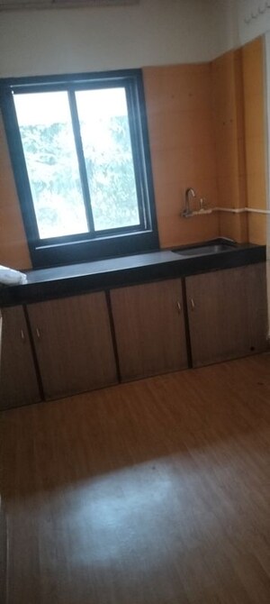 Room in 1 BHK Apartment at Neptune CHS Andheri West, Andheri West – for Rent