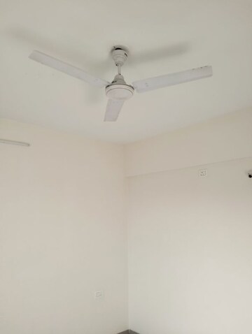 Room in 3.5 BHK Apartment at Majestique Ephelia, Nibm – for Rent