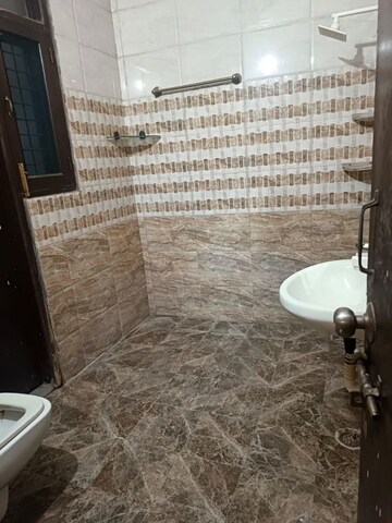 Bathroom in 2 BHK Independent House at Sector 40 – for Rent
