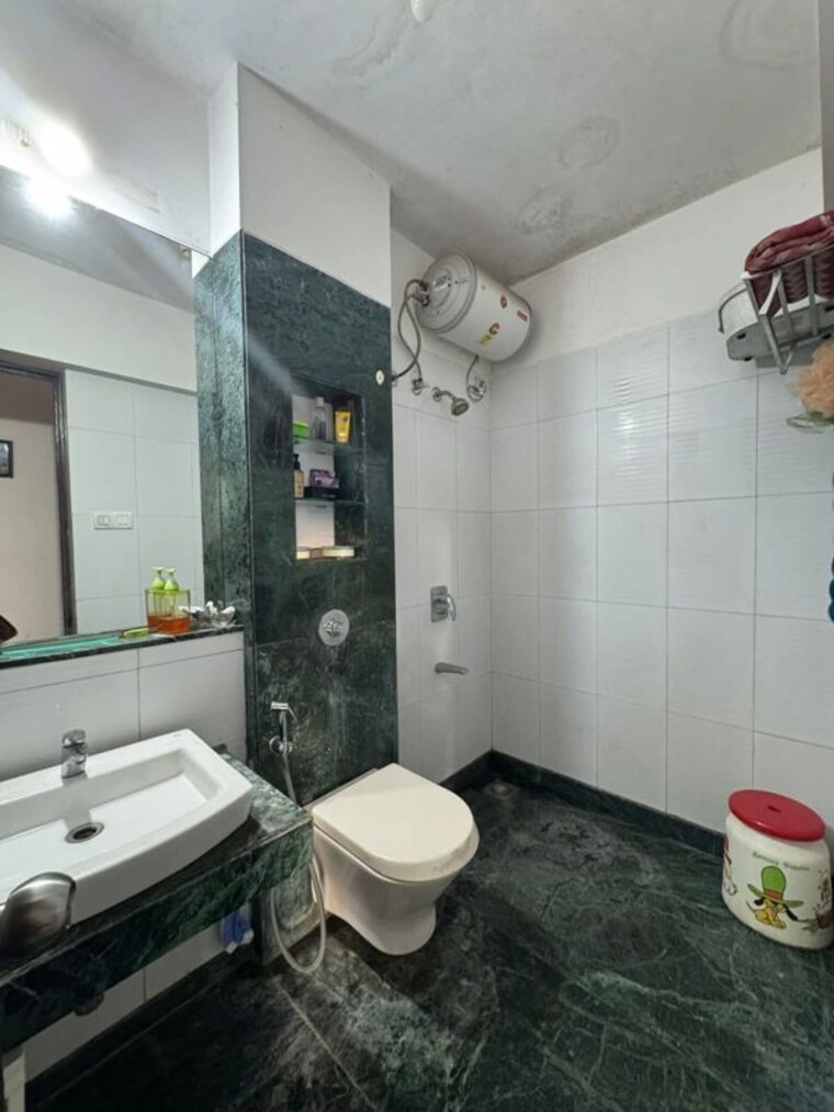 Bathroom, wafa-park 2 Bedroom 920 Sq.Ft. Apartment In Mumbra Thane 9494804