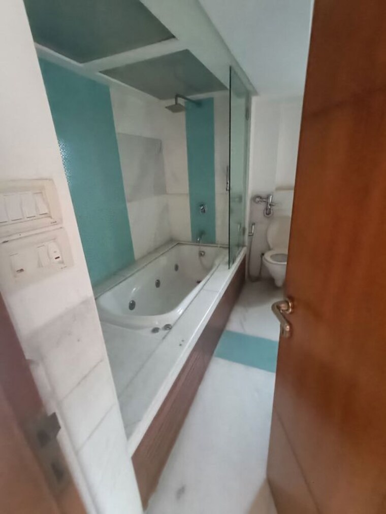 Bathroom, bandra west 4 Bedroom 1200 Sq.Ft. Apartment In Bandra West Mumbai 9856631