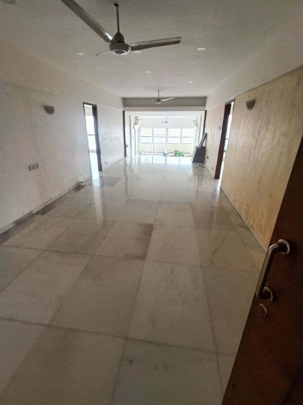 4 BHK + Pooja Room Apartment For Rent in Bandra West