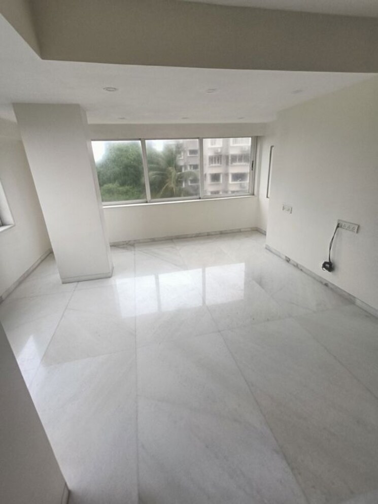 Room, bandra west 4 Bedroom 1200 Sq.Ft. Apartment In Bandra West Mumbai 9856631