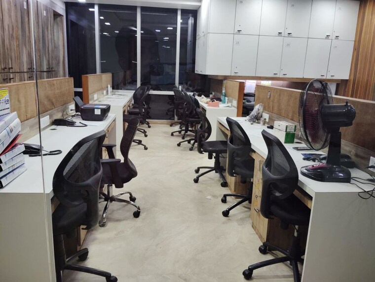 Team Area, aalind-fortuna Commercial Office Space 1400 Sq.Ft. In Malad West Mumbai 9856642