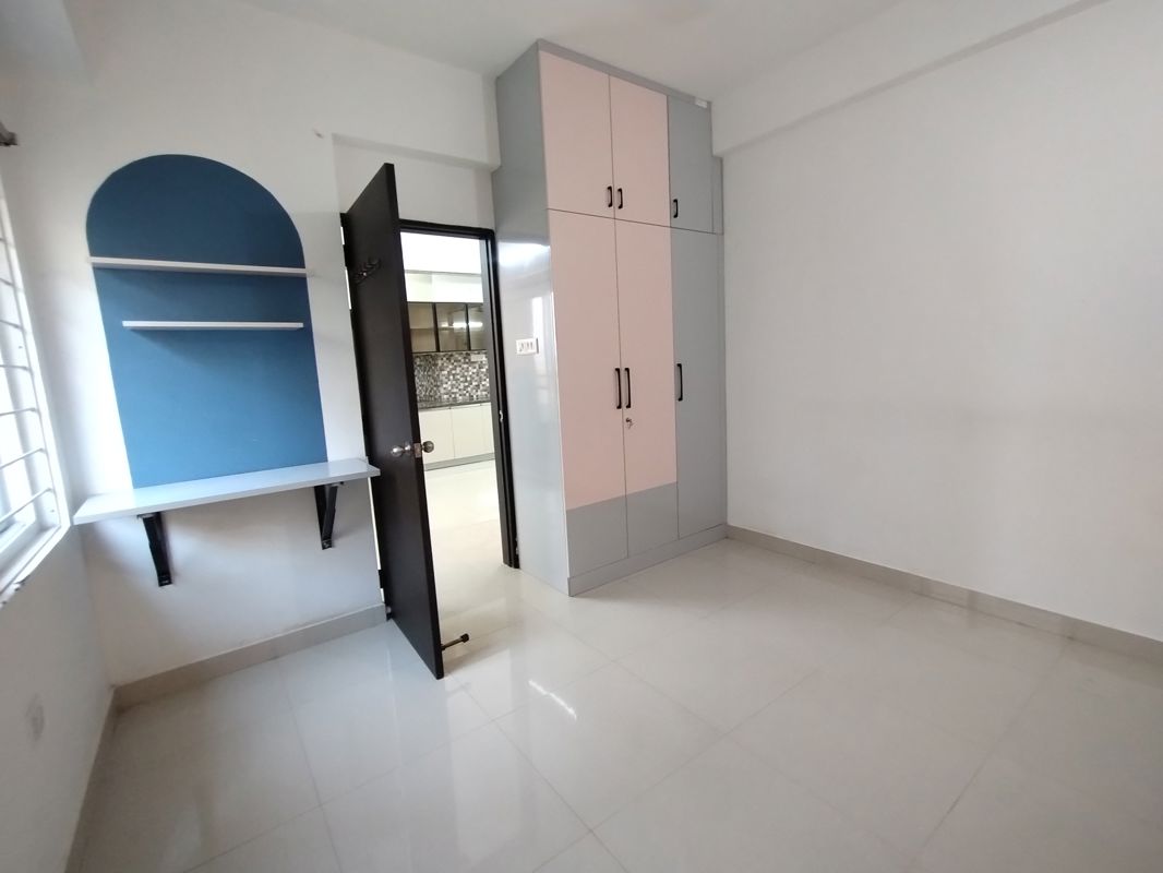 2 BHK Apartment For Rent in Greenmark Mayfair Apartments