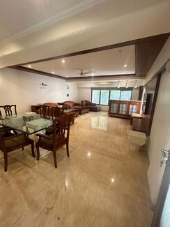 4 BHK + Pooja Room Apartment For Rent in Santacruz West