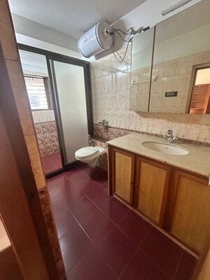Bathroom in 4 BHK Apartment at Santacruz West – for Rent